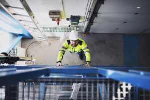 Jak wygląda proces projektowania i budowy hal produkcyjnych?
