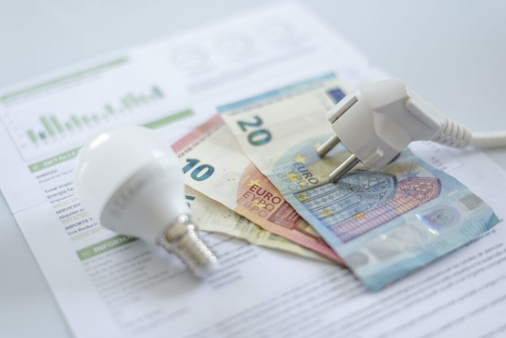 Jak zastosowanie energooszczędnych urządzeń wpływa na redukcję rachunków za prąd?